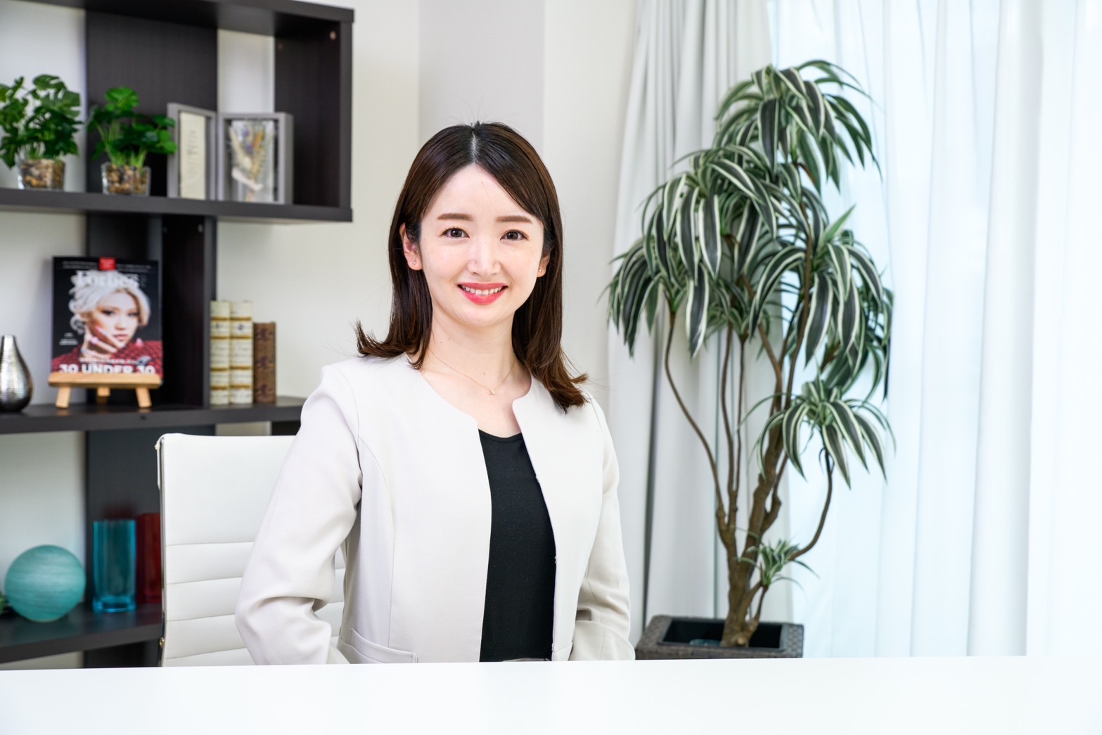 代表 社会保険労務士 田渕花純（事務所にて）